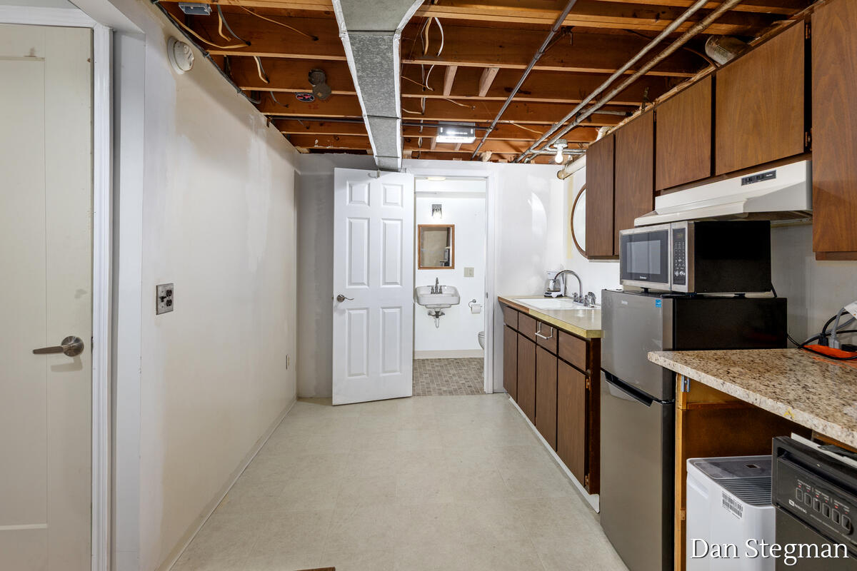 2791 Sandalwood Court, Grand Rapids, MI, 49525-1302