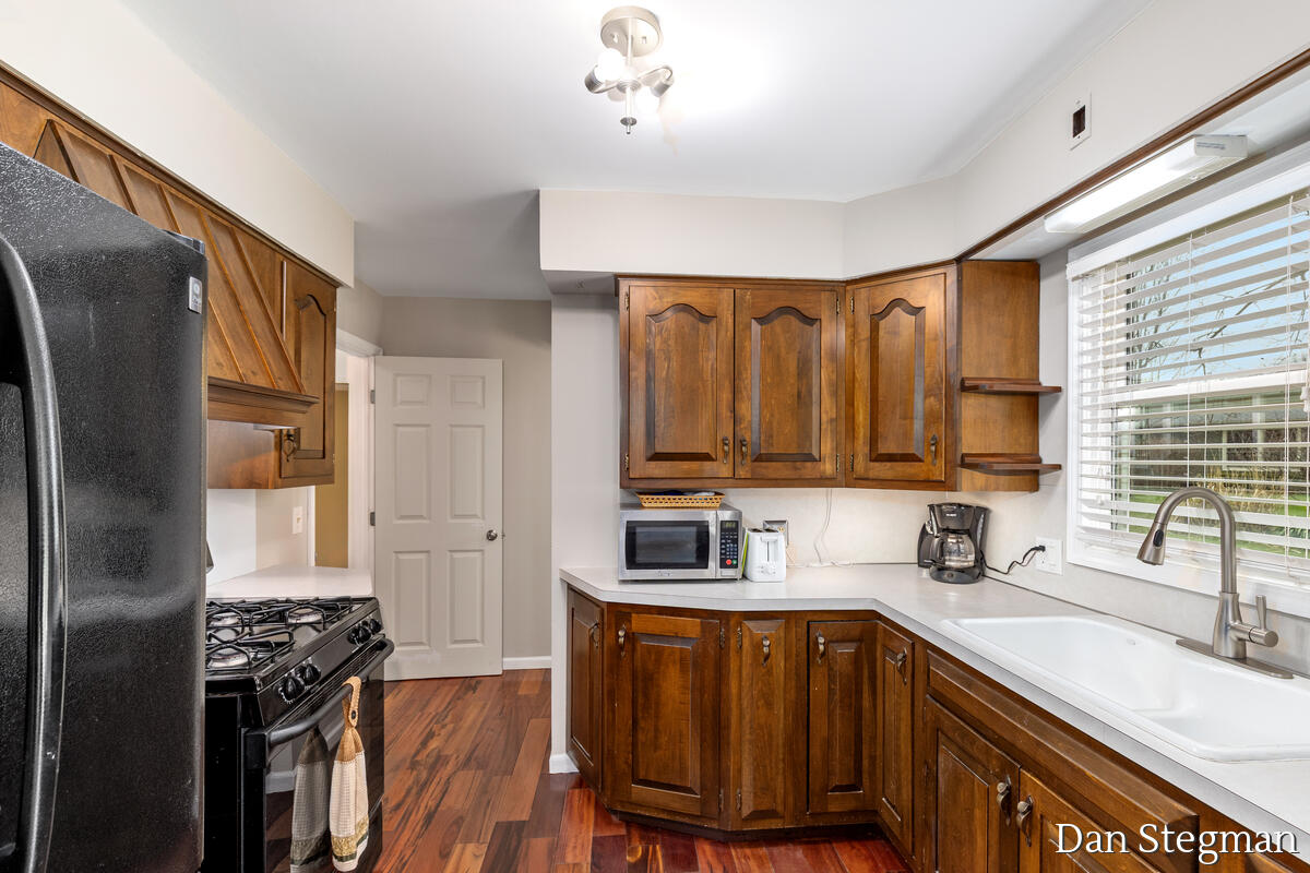 2791 Sandalwood Court, Grand Rapids, MI, 49525-1302