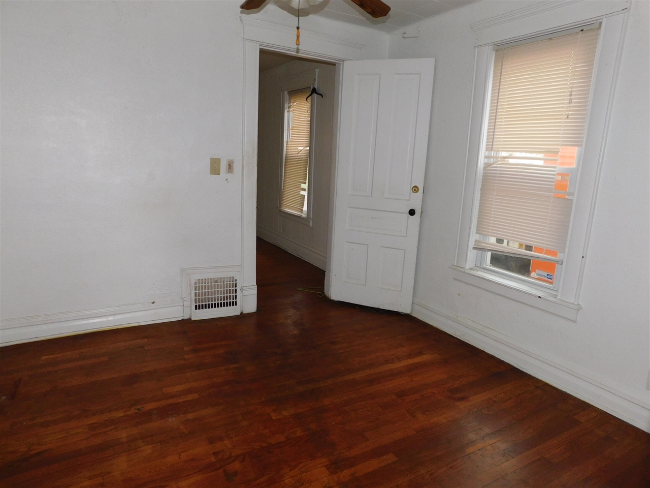926 Cottage Avenue, Kalamazoo, MI, 49001-3011