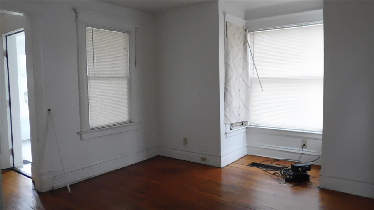 926 Cottage Avenue, Kalamazoo, MI, 49001-3011