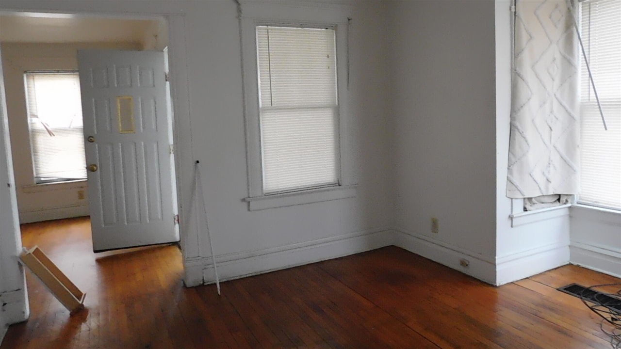 926 Cottage Avenue, Kalamazoo, MI, 49001-3011