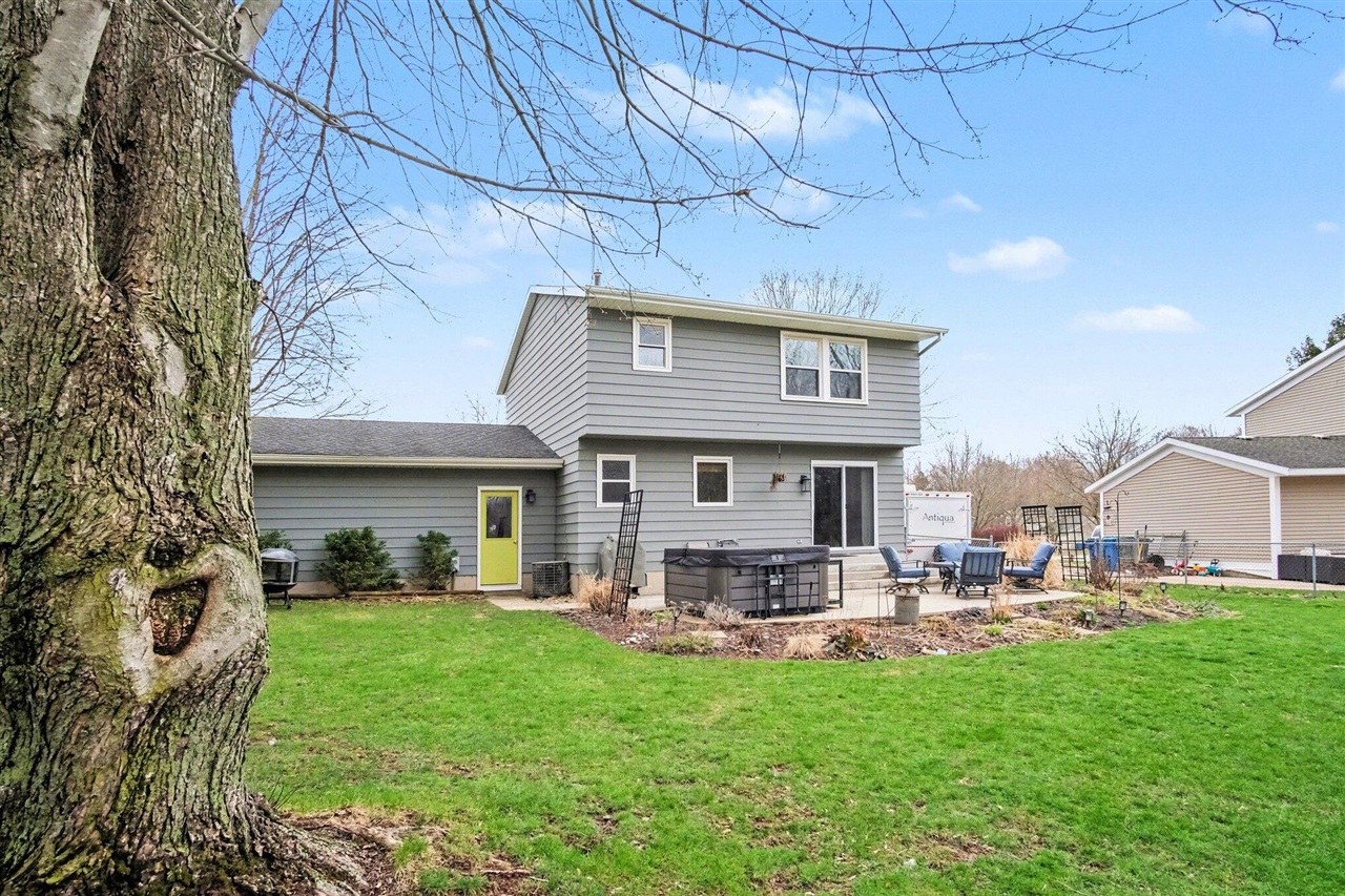 227 Ann Street, Coopersville, MI, 49404-1166