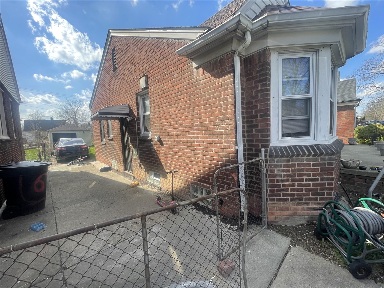 6761 Archdale Street, Detroit, MI, 48228-3570