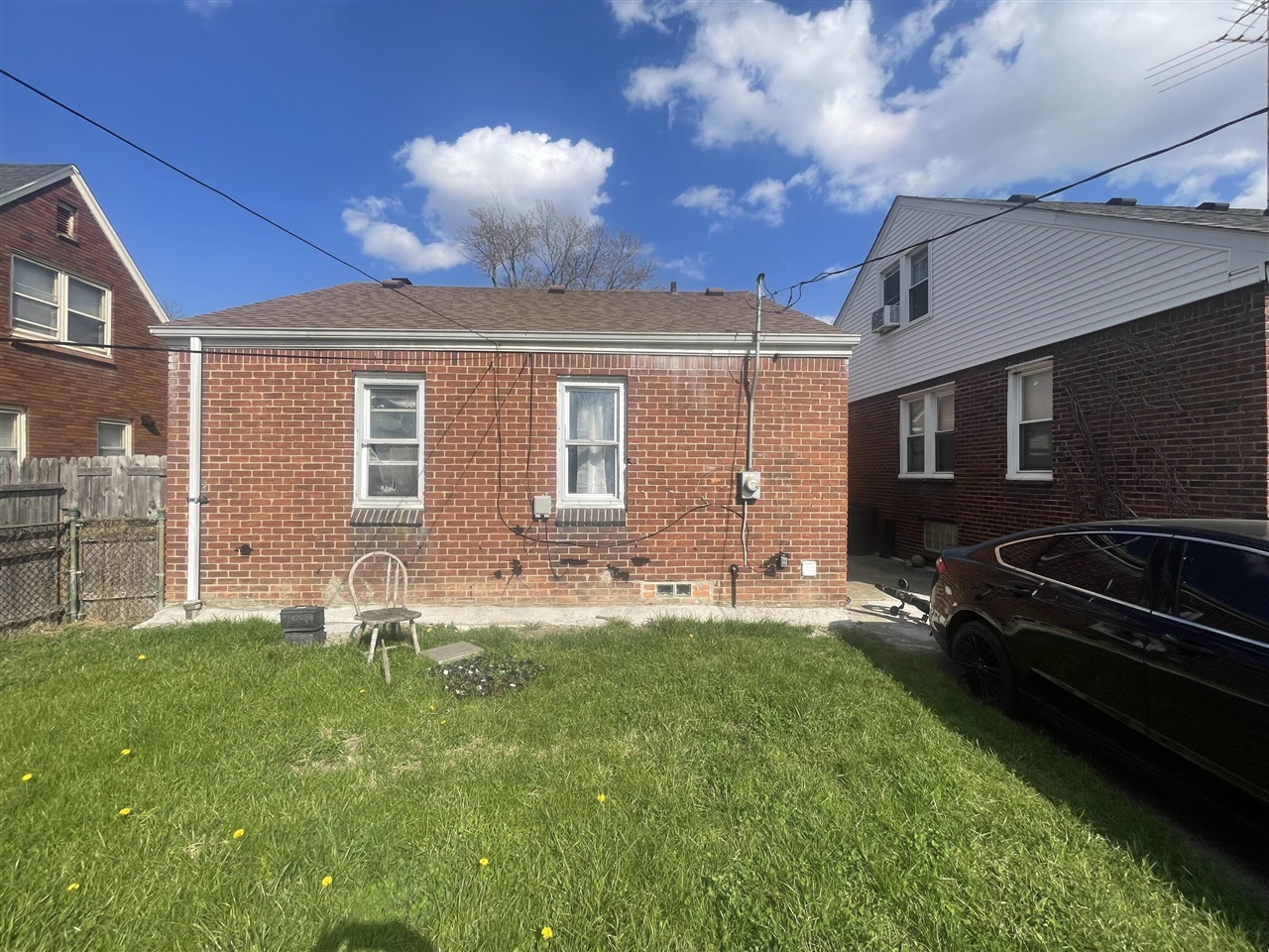 6761 Archdale Street, Detroit, MI, 48228-3570