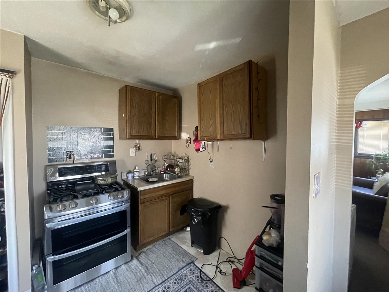 6761 Archdale Street, Detroit, MI, 48228-3570