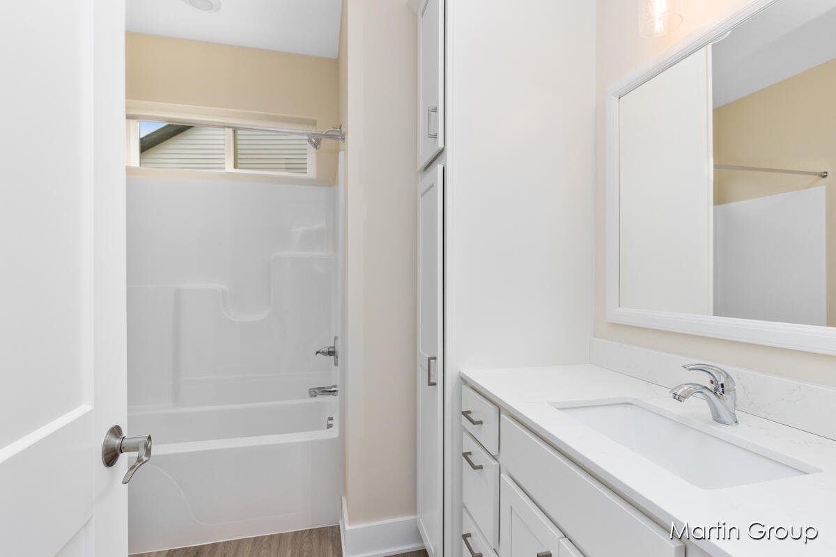 2213 Watertown Way, Grand Rapids, MI, 49505