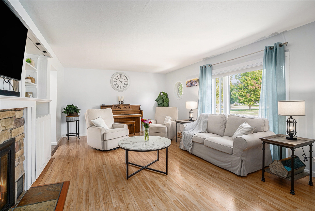 1805 Wisconsin Street, Grand Haven, MI, 49417-2571