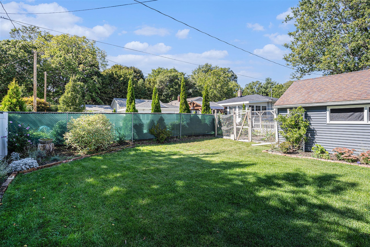 1805 Wisconsin Street, Grand Haven, MI, 49417-2571