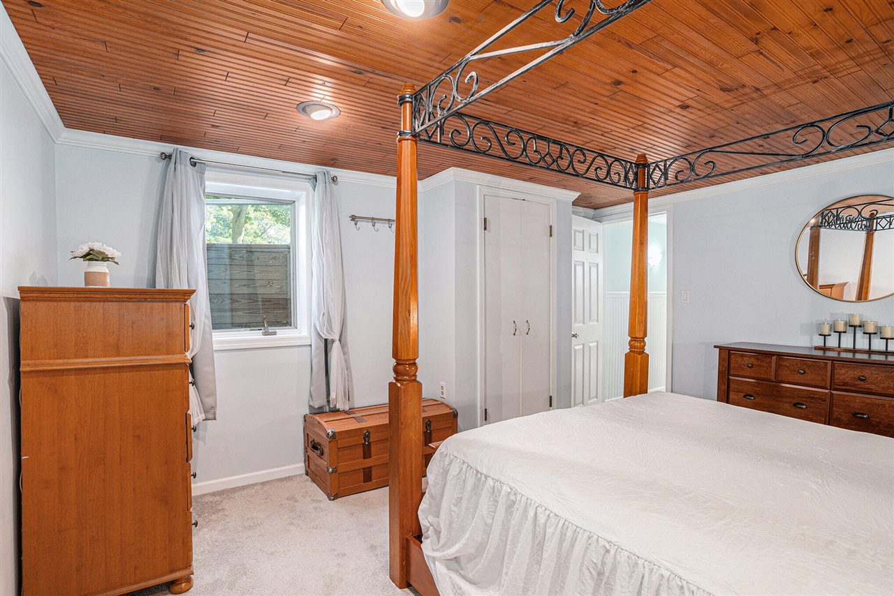 1805 Wisconsin Street, Grand Haven, MI, 49417-2571