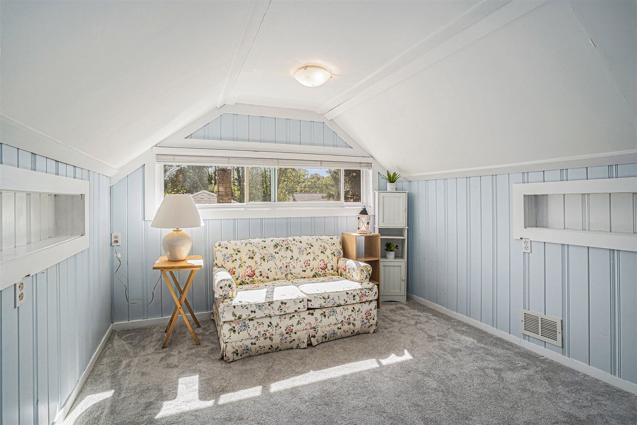 1805 Wisconsin Street, Grand Haven, MI, 49417-2571