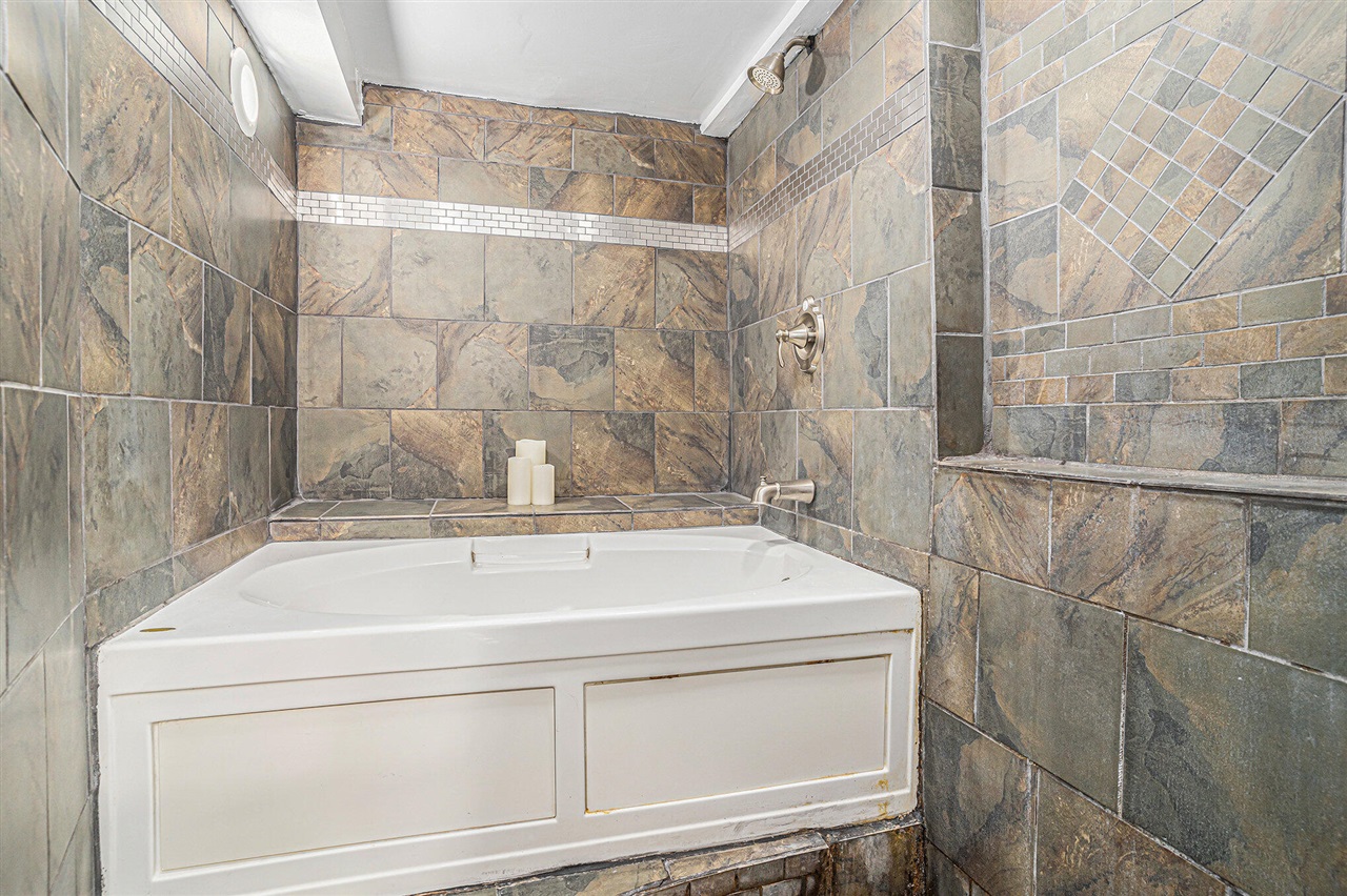 1805 Wisconsin Street, Grand Haven, MI, 49417-2571