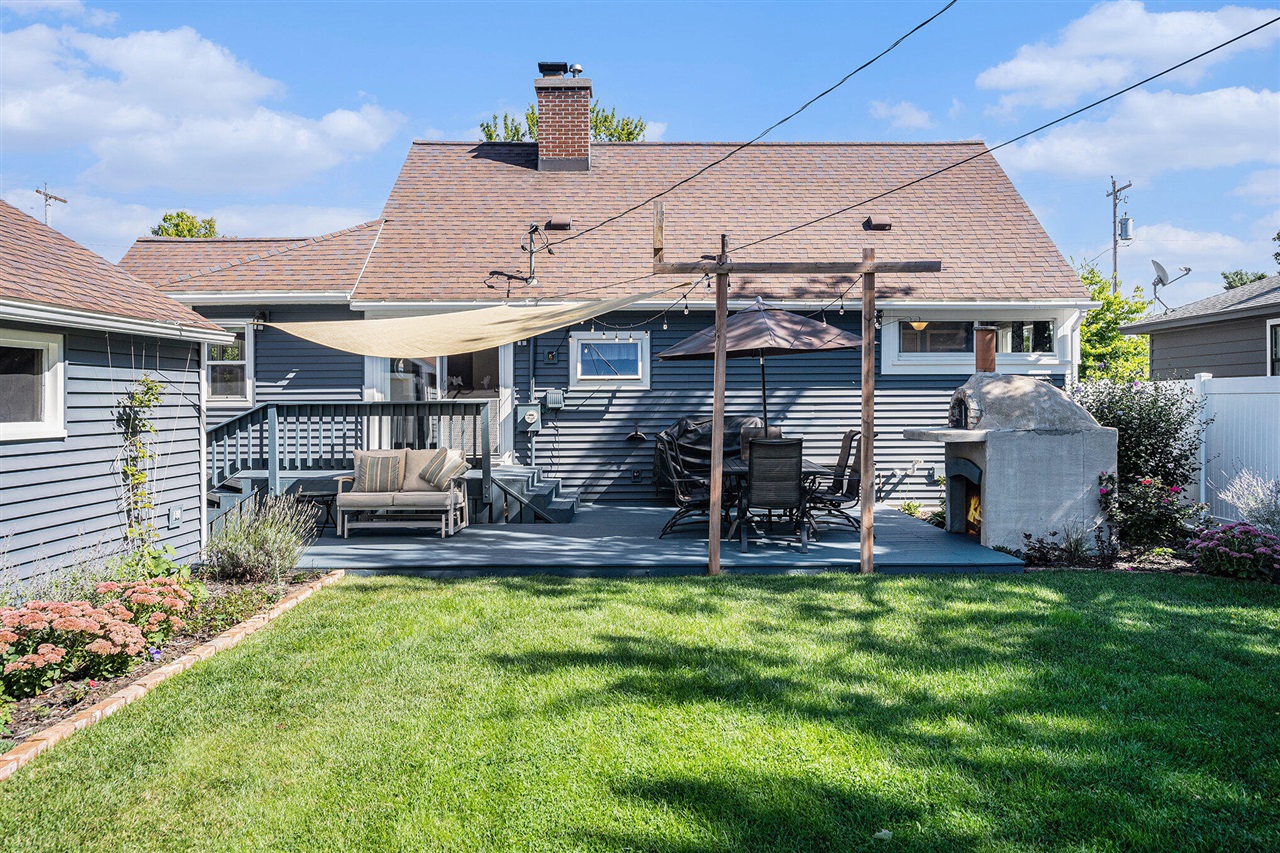 1805 Wisconsin Street, Grand Haven, MI, 49417-2571