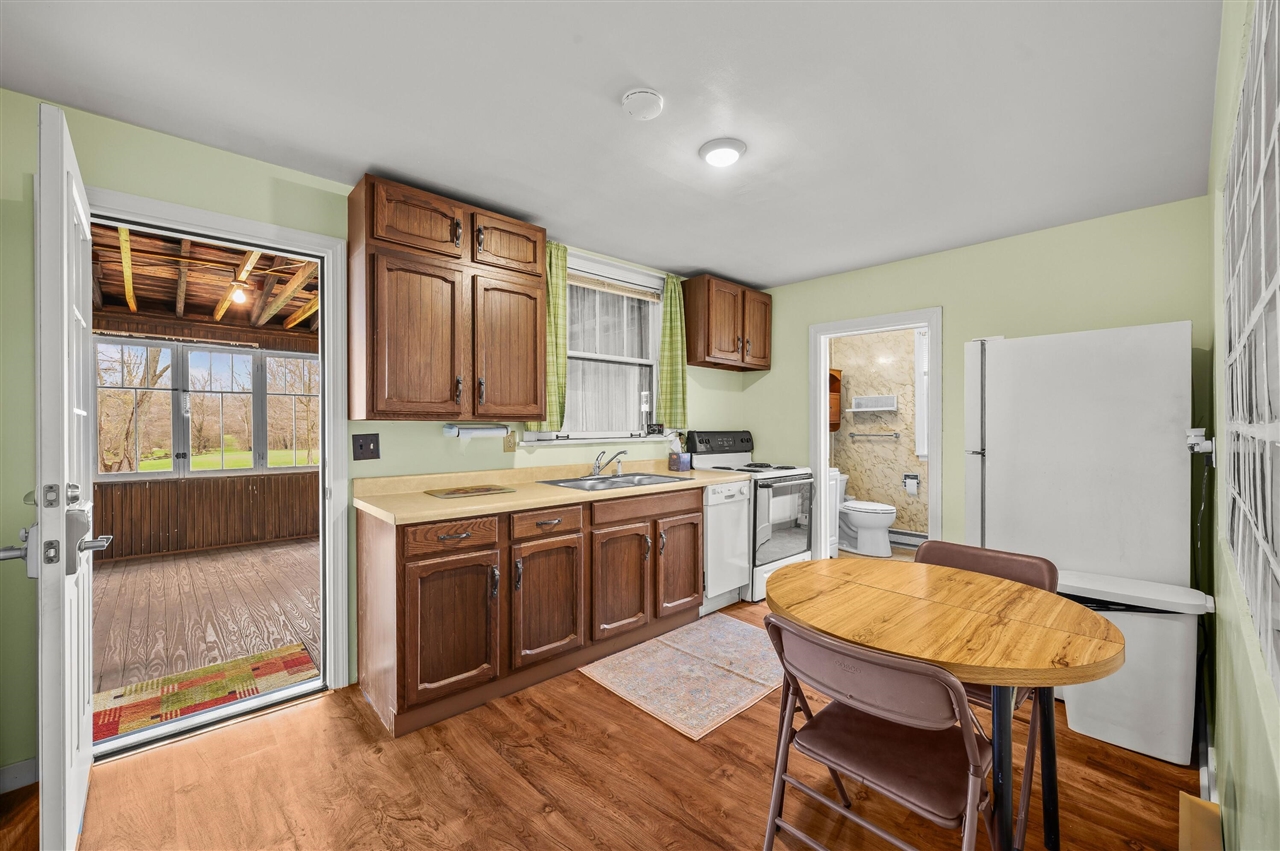 13690 Cleveland Avenue, Buchanan, MI, 49107-9337