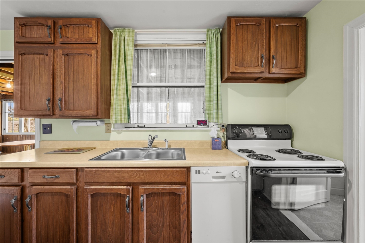 13690 Cleveland Avenue, Buchanan, MI, 49107-9337