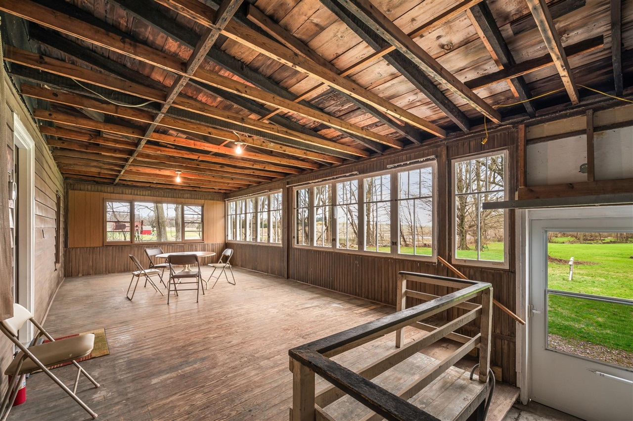 13690 Cleveland Avenue, Buchanan, MI, 49107-9337