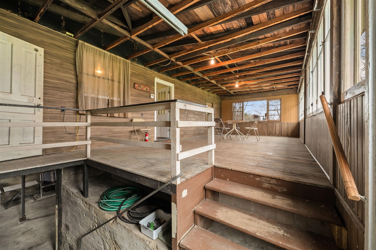 13690 Cleveland Avenue, Buchanan, MI, 49107-9337