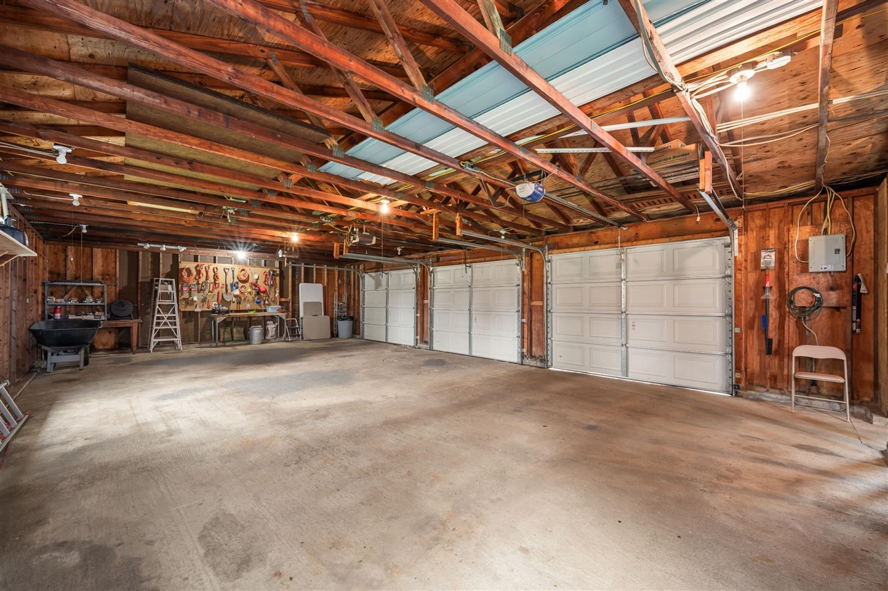 13690 Cleveland Avenue, Buchanan, MI, 49107-9337