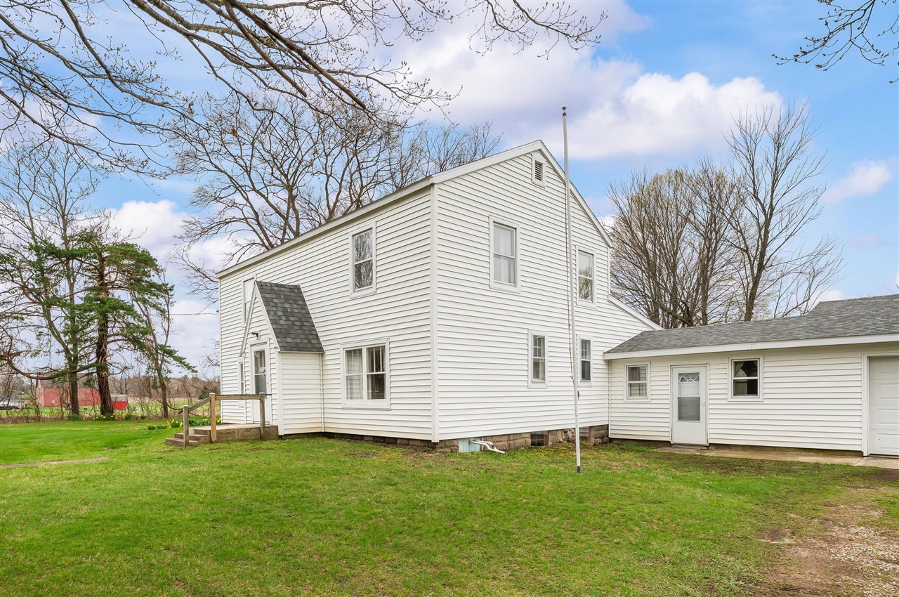 13690 Cleveland Avenue, Buchanan, MI, 49107-9337