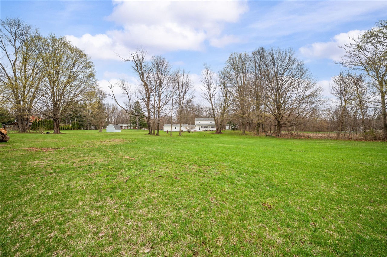 13690 Cleveland Avenue, Buchanan, MI, 49107-9337