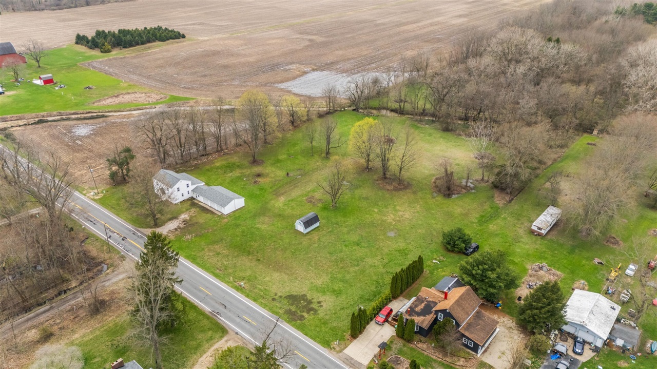 13690 Cleveland Avenue, Buchanan, MI, 49107-9337