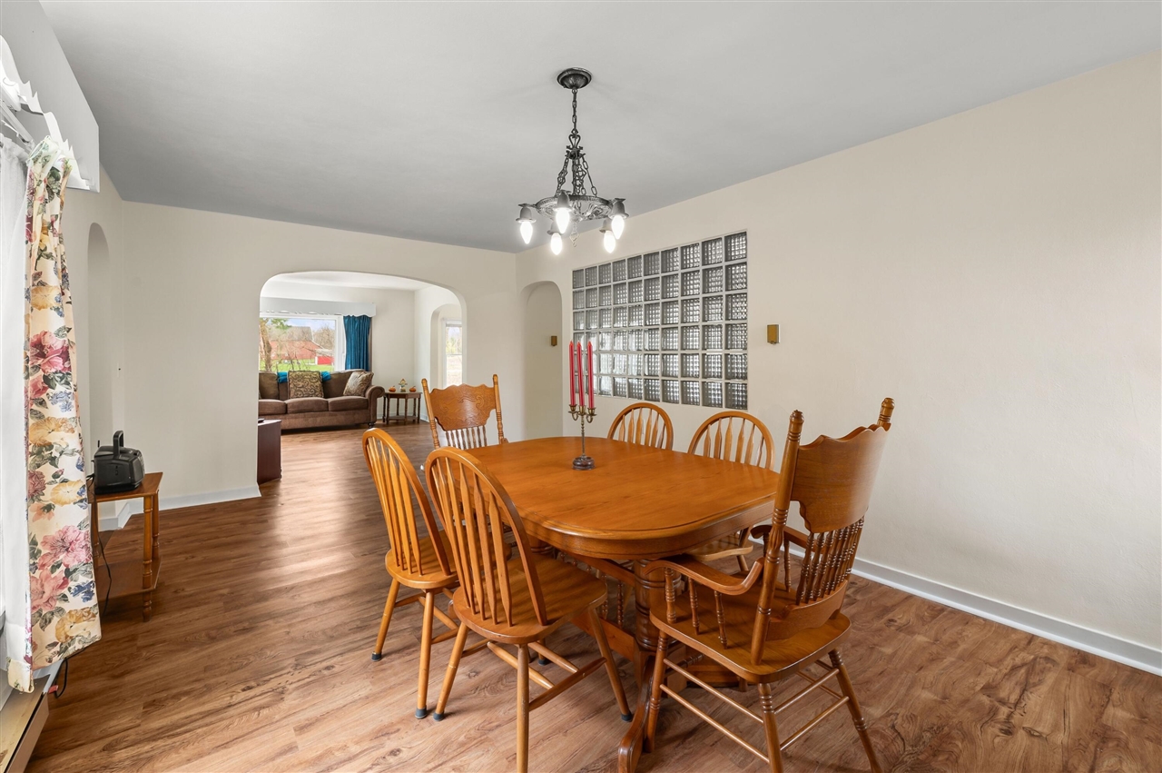 13690 Cleveland Avenue, Buchanan, MI, 49107-9337