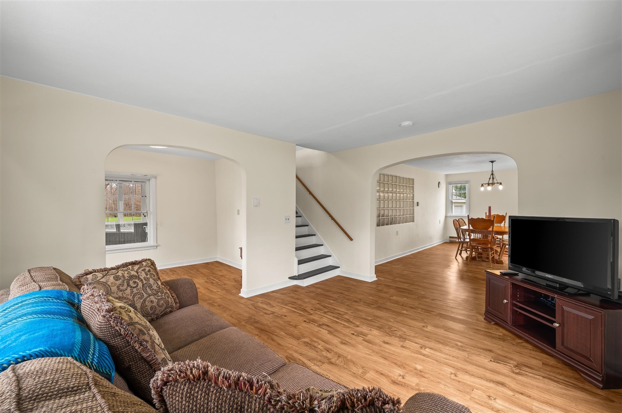 13690 Cleveland Avenue, Buchanan, MI, 49107-9337