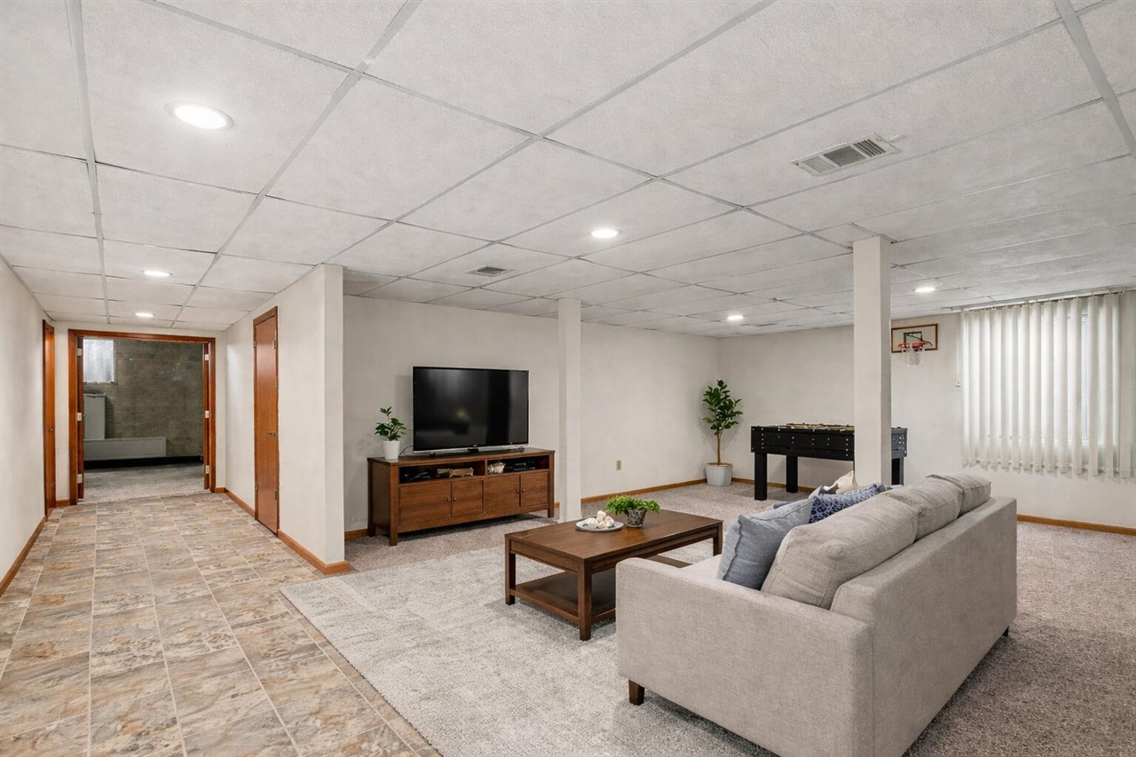 3724 Starchief Street, Kalamazoo, MI, 49048-6117