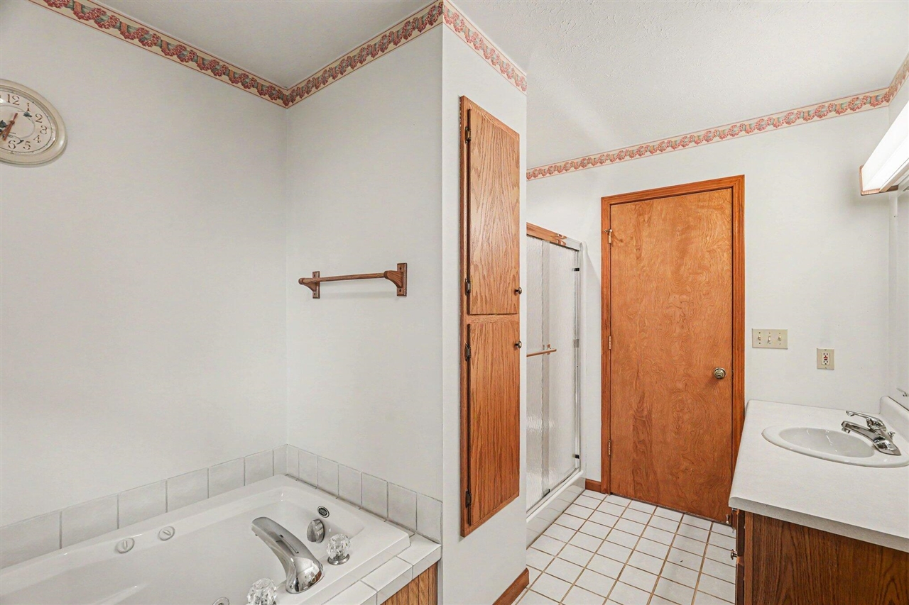 3724 Starchief Street, Kalamazoo, MI, 49048-6117