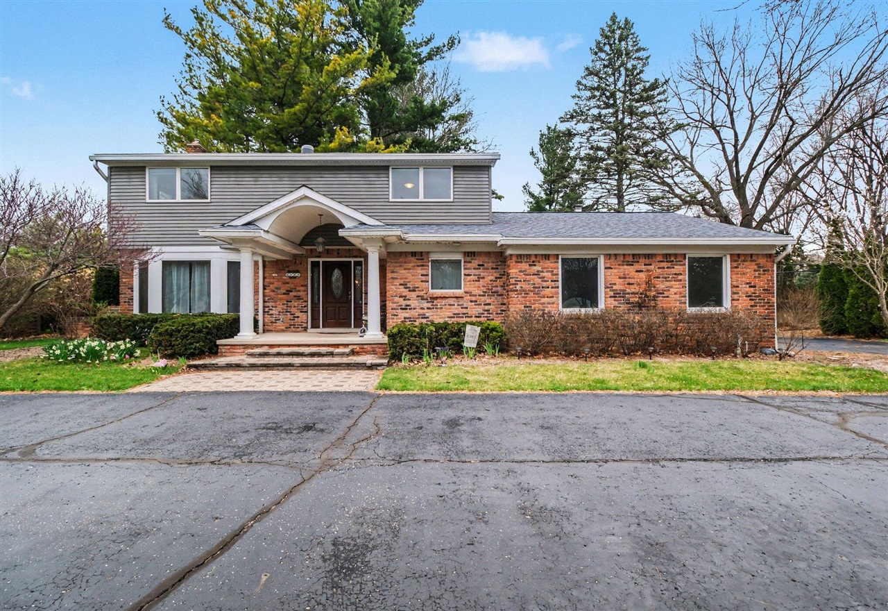 3786 Quarton Road, Bloomfield Hills, MI, 48302-4037
