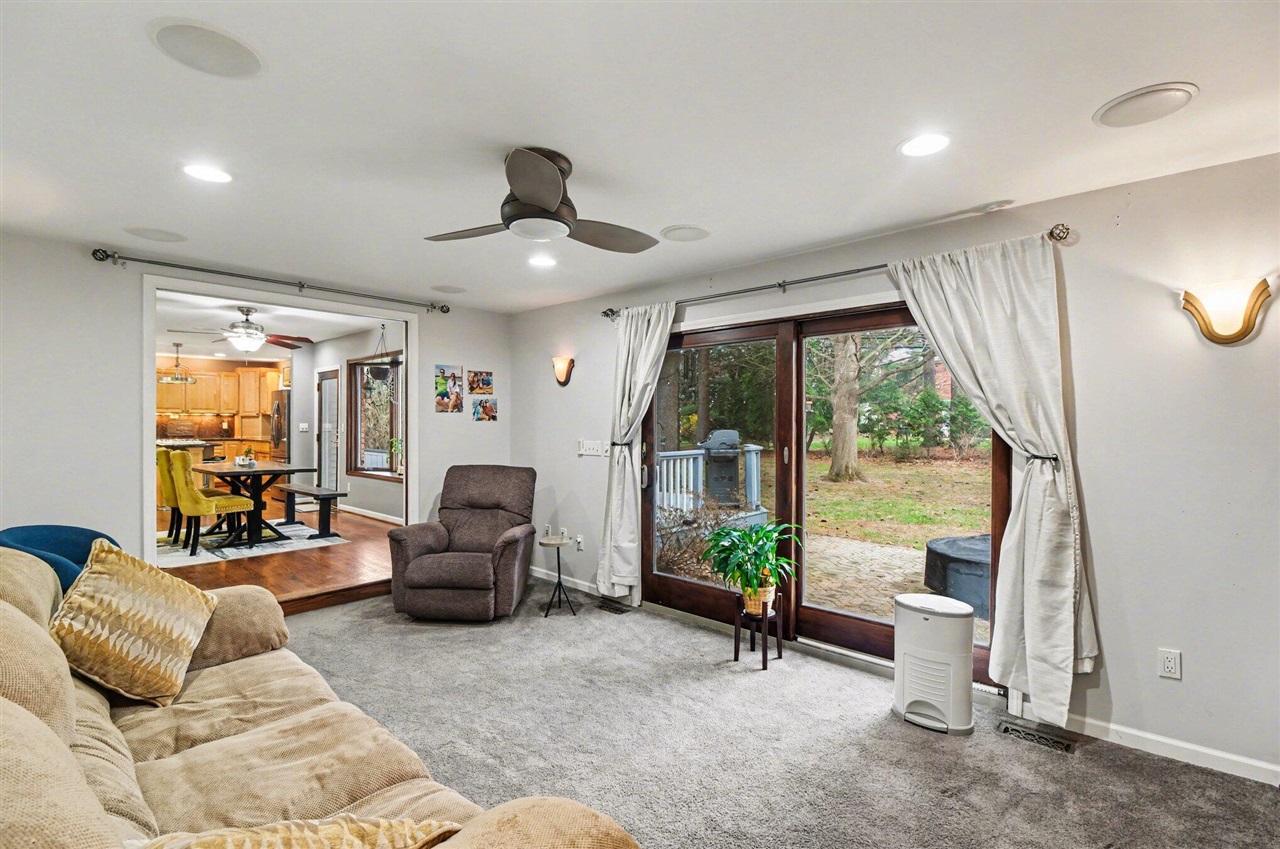 3786 Quarton Road, Bloomfield Hills, MI, 48302-4037