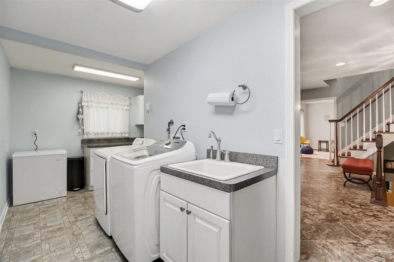 3786 Quarton Road, Bloomfield Hills, MI, 48302-4037