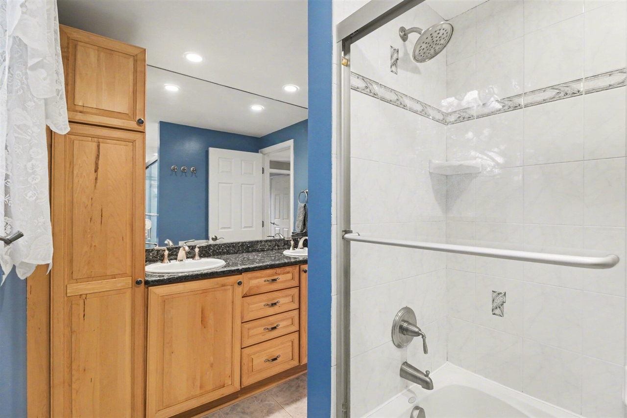 3786 Quarton Road, Bloomfield Hills, MI, 48302-4037