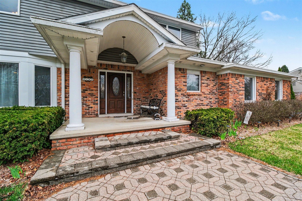 3786 Quarton Road, Bloomfield Hills, MI, 48302-4037