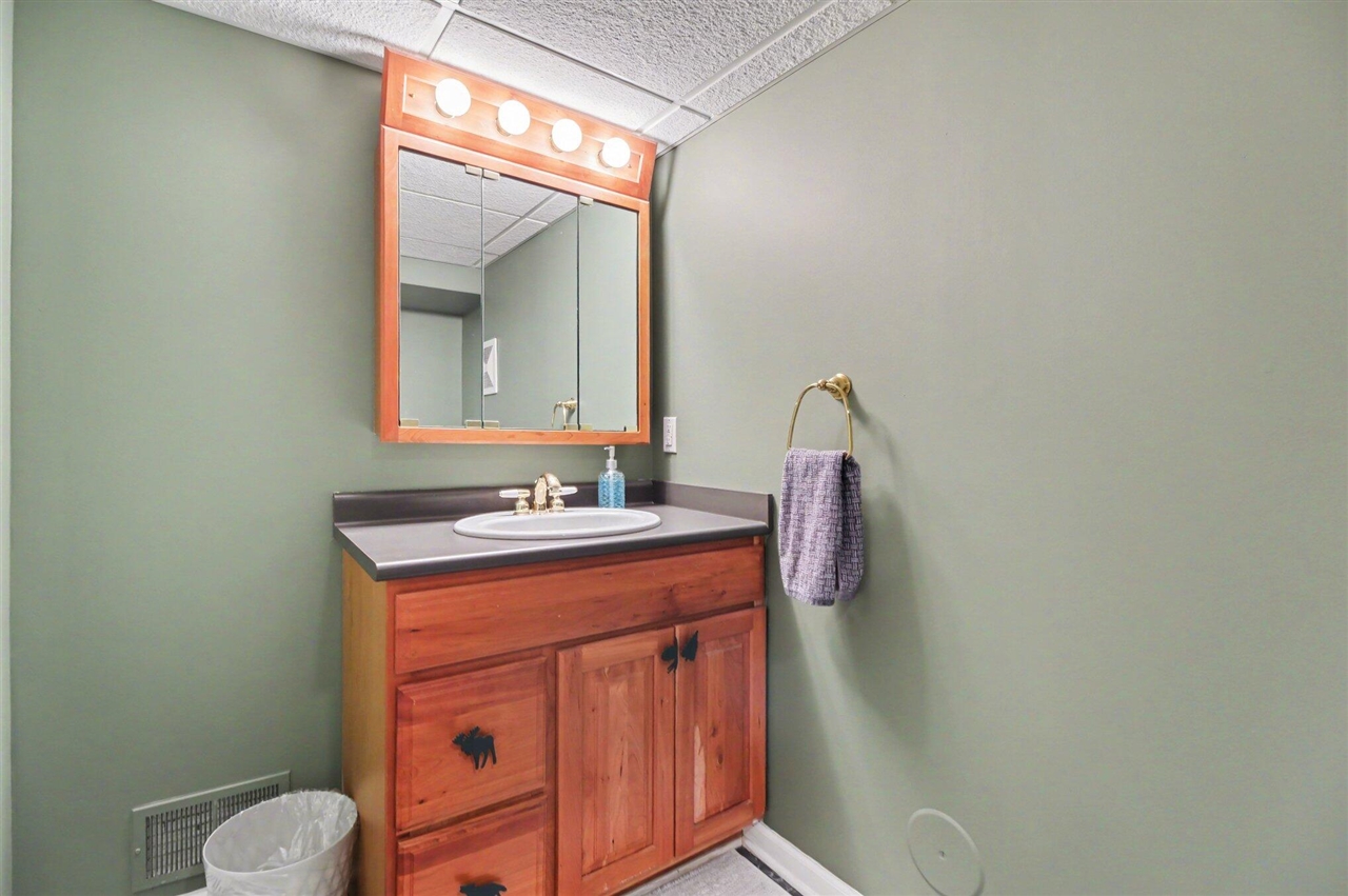 3786 Quarton Road, Bloomfield Hills, MI, 48302-4037