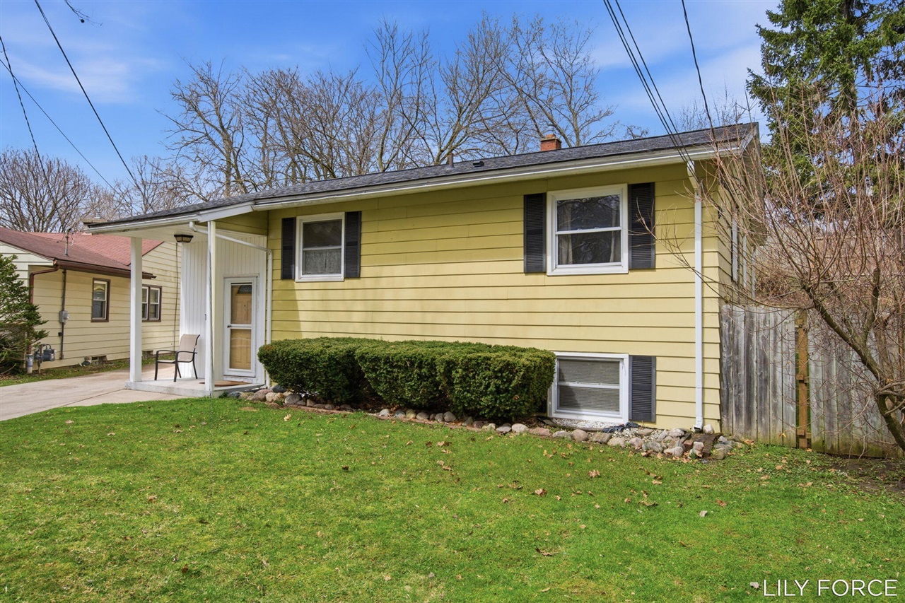 745 Barnett Place, Grand Rapids, MI, 49503-1153