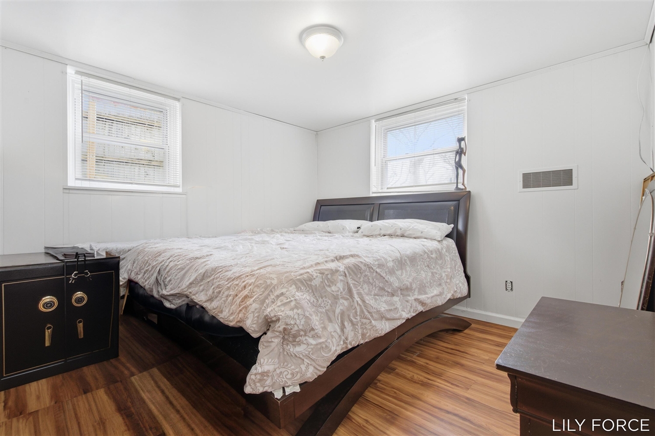 745 Barnett Place, Grand Rapids, MI, 49503-1153