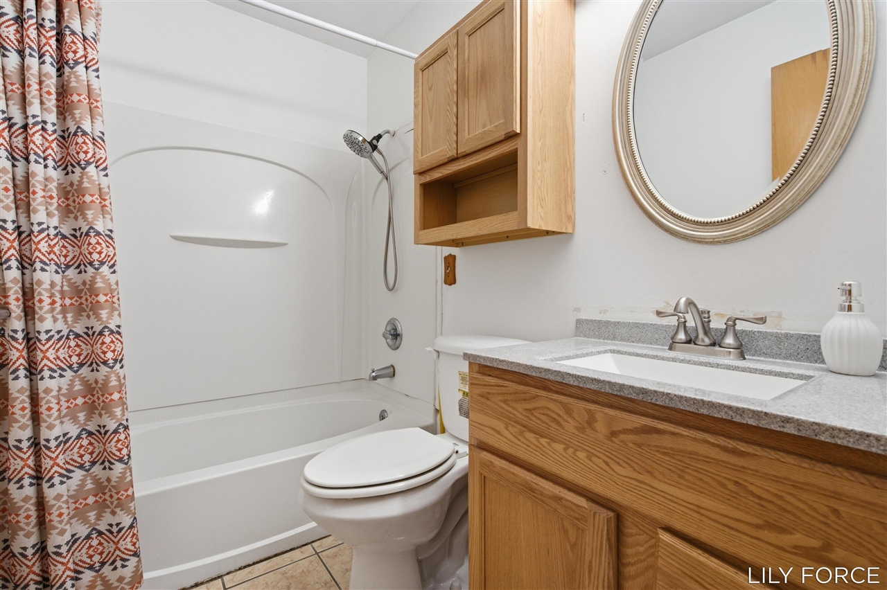 745 Barnett Place, Grand Rapids, MI, 49503-1153