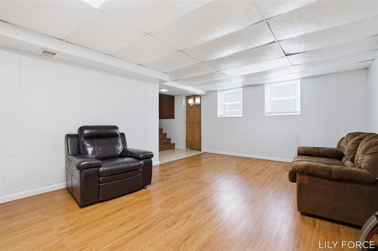 745 Barnett Place, Grand Rapids, MI, 49503-1153