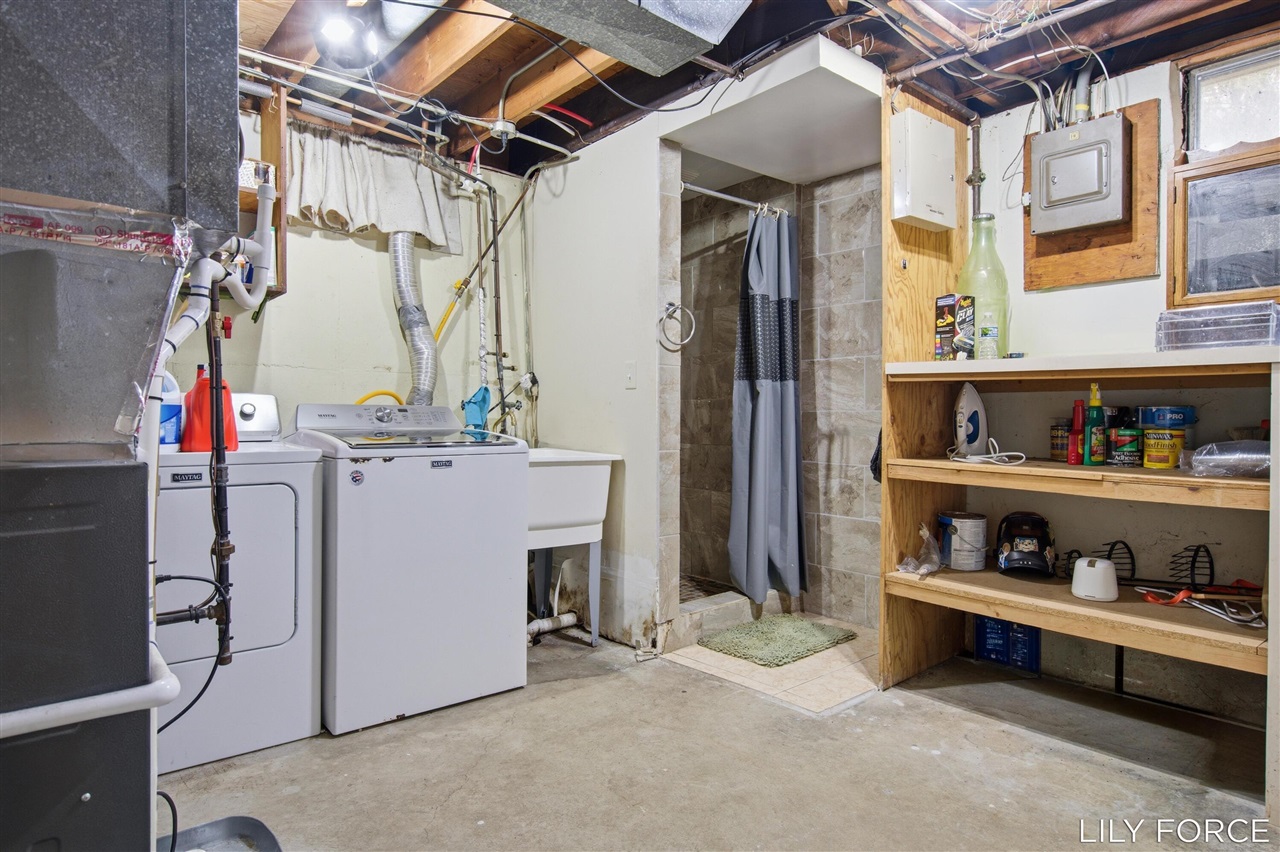 745 Barnett Place, Grand Rapids, MI, 49503-1153