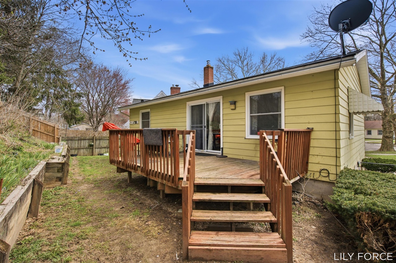 745 Barnett Place, Grand Rapids, MI, 49503-1153