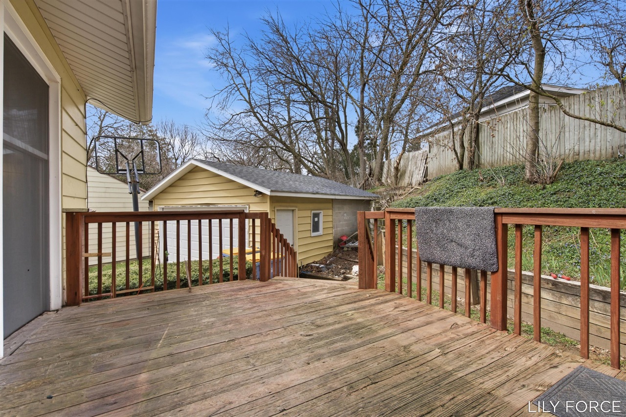 745 Barnett Place, Grand Rapids, MI, 49503-1153