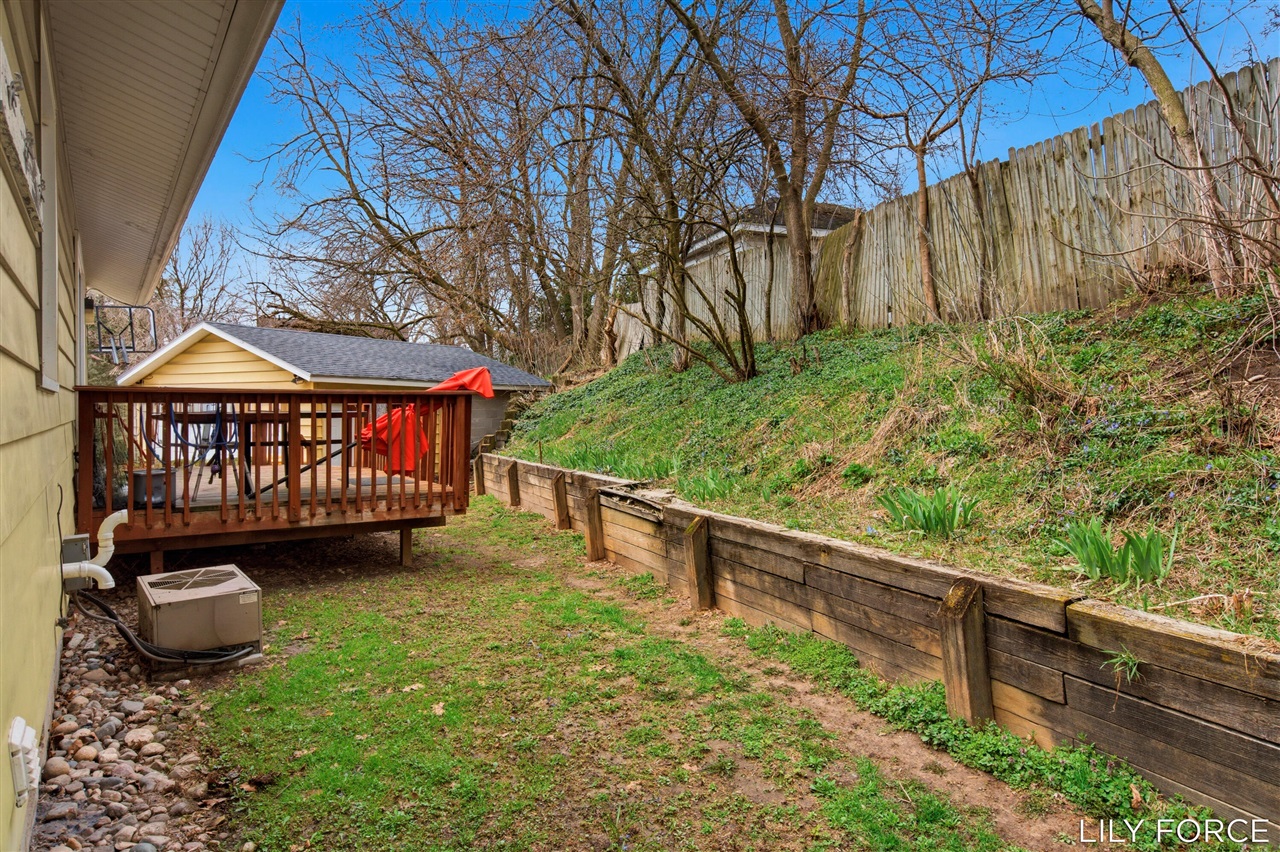 745 Barnett Place, Grand Rapids, MI, 49503-1153