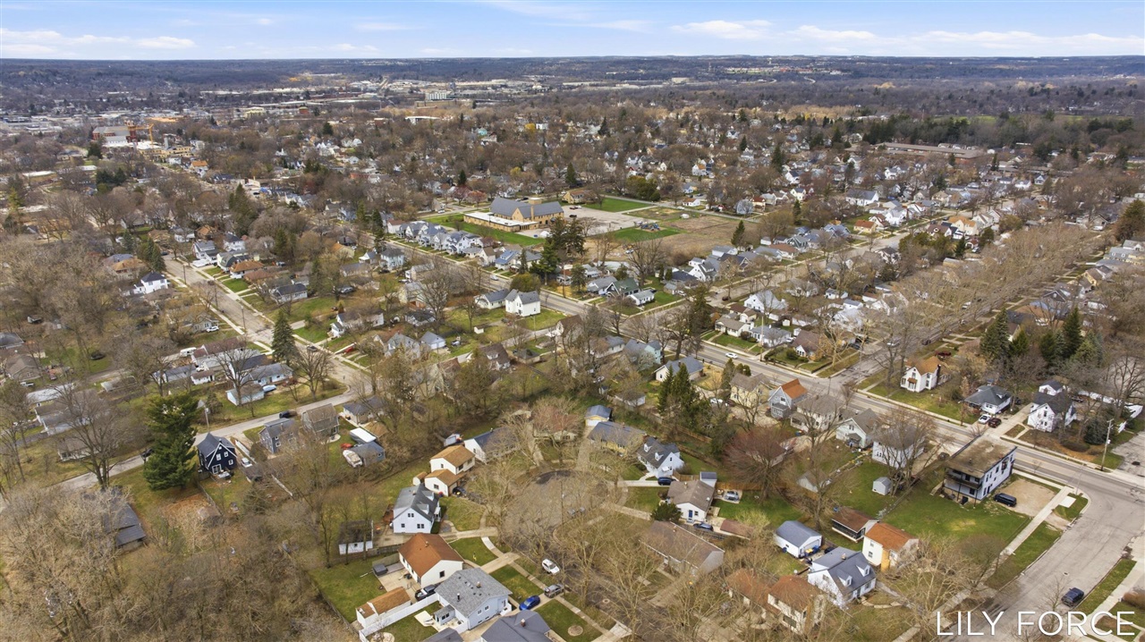 745 Barnett Place, Grand Rapids, MI, 49503-1153