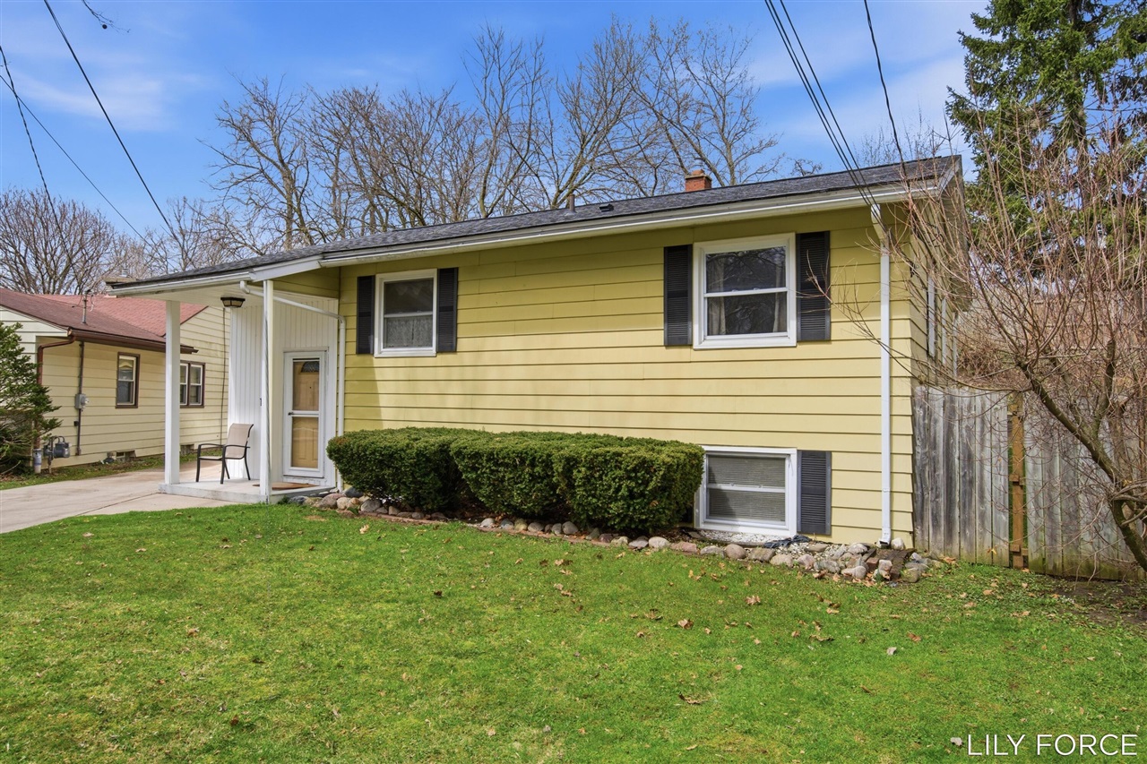 745 Barnett Place, Grand Rapids, MI, 49503-1153