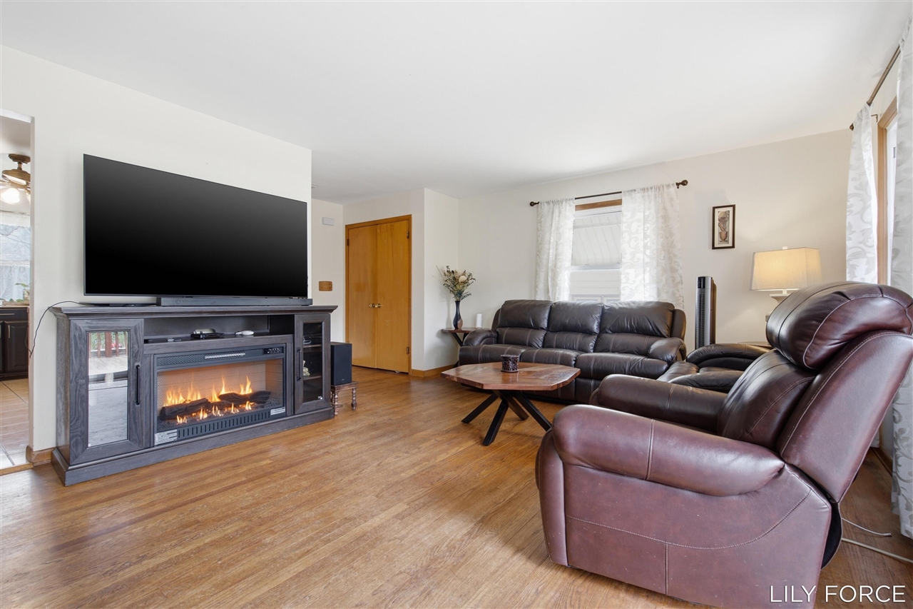 745 Barnett Place, Grand Rapids, MI, 49503-1153