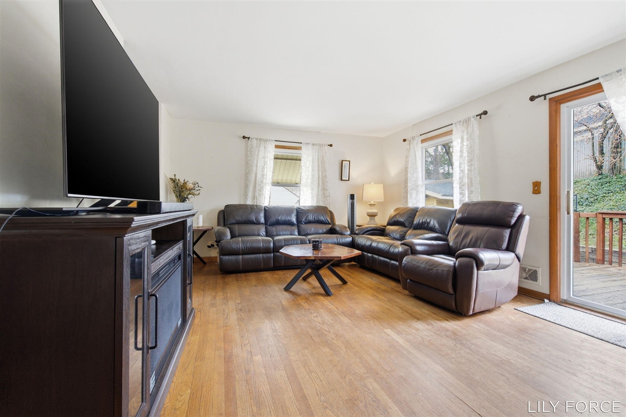 745 Barnett Place, Grand Rapids, MI, 49503-1153