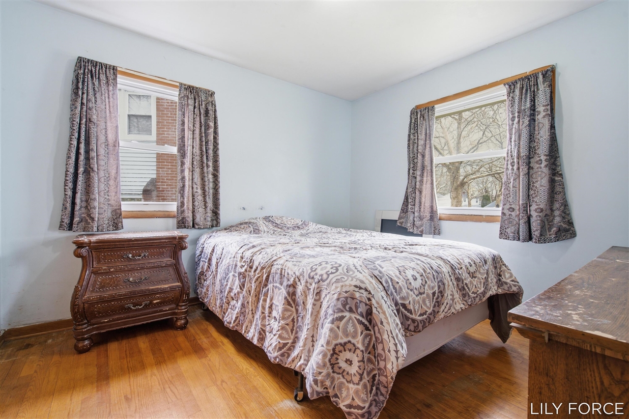 745 Barnett Place, Grand Rapids, MI, 49503-1153