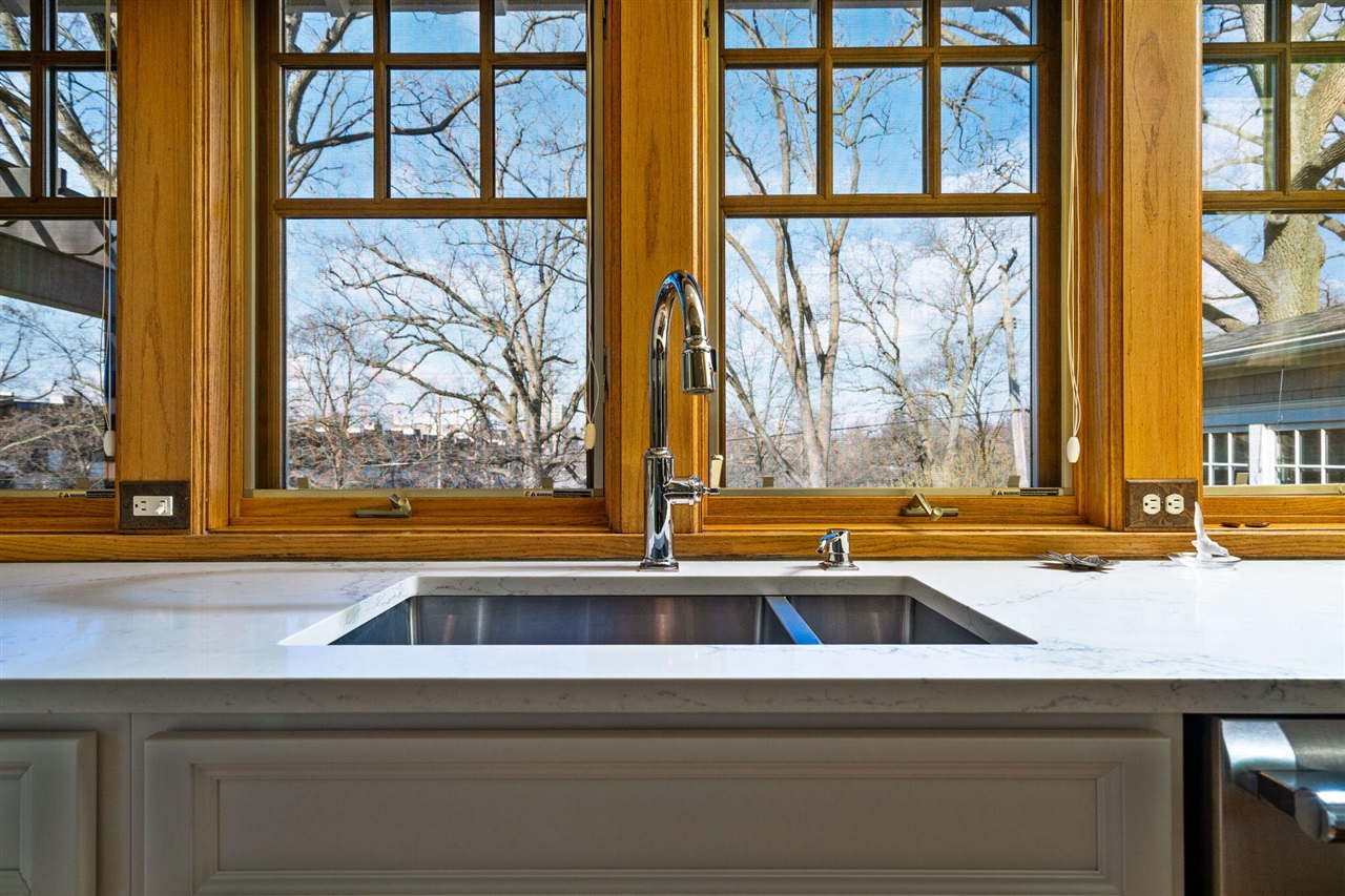 4 Geddes Heights Drive, Ann Arbor, MI, 48104-1724