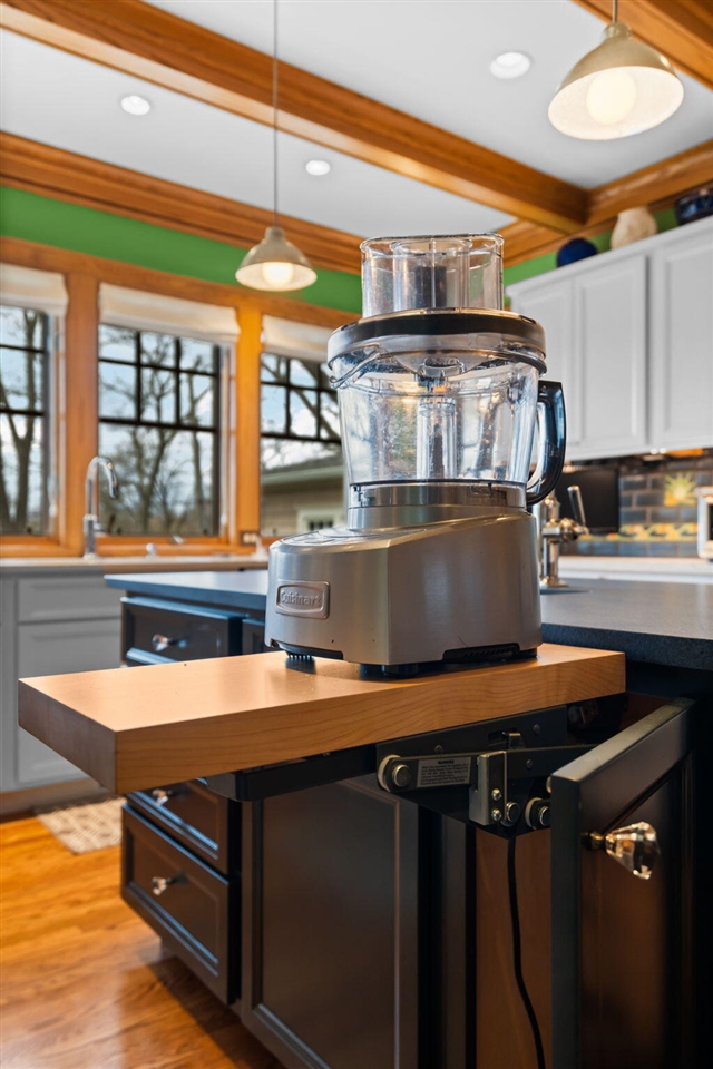 4 Geddes Heights Drive, Ann Arbor, MI, 48104-1724