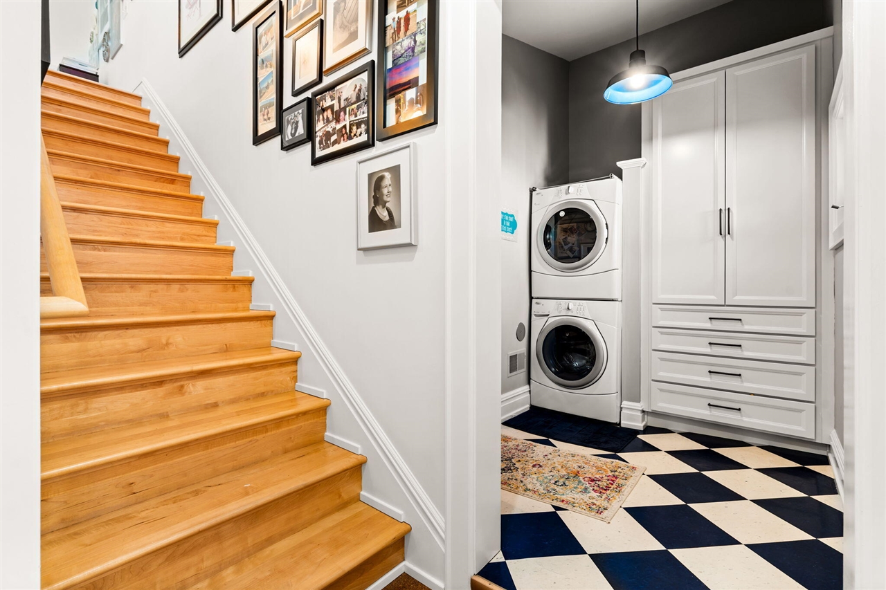 4 Geddes Heights Drive, Ann Arbor, MI, 48104-1724